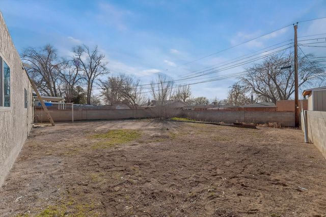 3209 Palomas Drive NE, Albuquerque, NM 87110