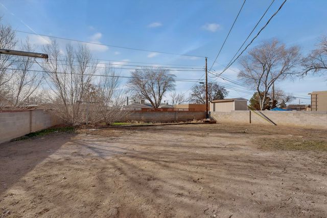 3209 Palomas Drive NE, Albuquerque, NM 87110