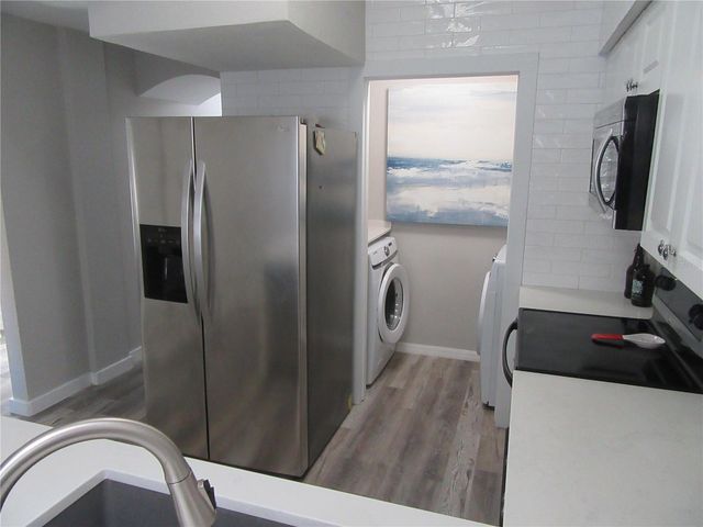 200 4TH AVENUE S 209, St Petersburg, FL 33701