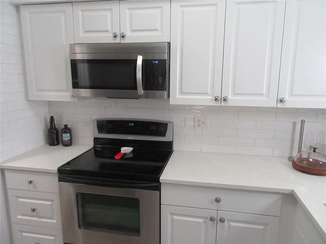 200 4TH AVENUE S 209, St Petersburg, FL 33701