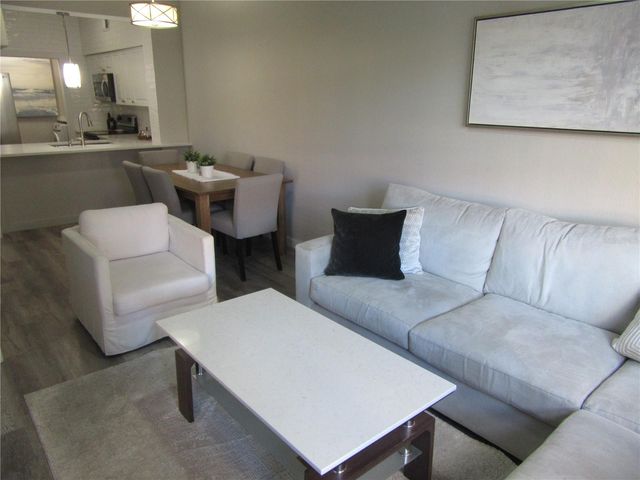 200 4TH AVENUE S 209, St Petersburg, FL 33701