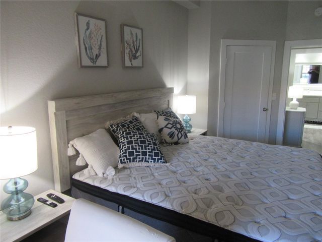 200 4TH AVENUE S 209, St Petersburg, FL 33701