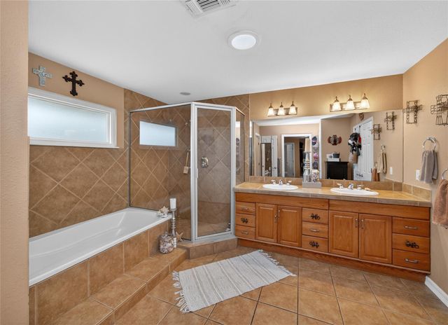 718 Post Oak DR, Dripping Springs, TX 78620