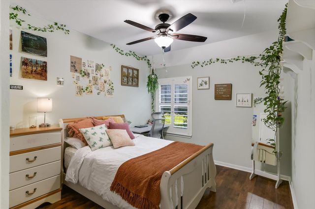 300 Wesley Ridge DR, Spicewood, TX 78669