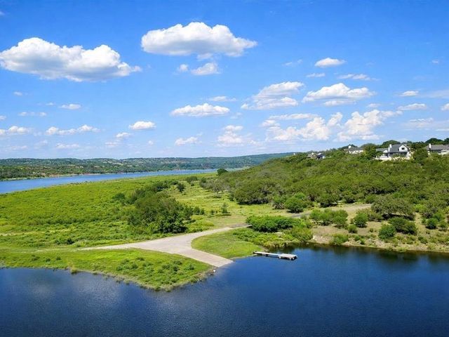 300 Wesley Ridge DR, Spicewood, TX 78669