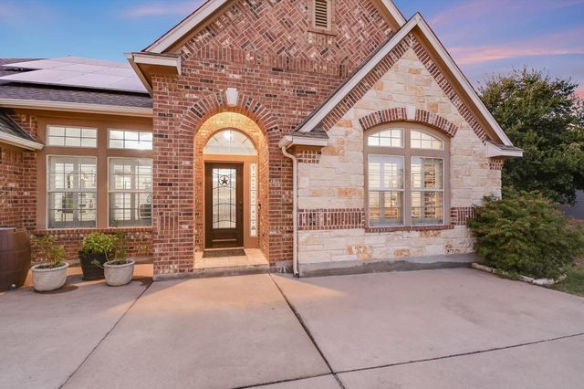 300 Wesley Ridge DR, Spicewood, TX 78669