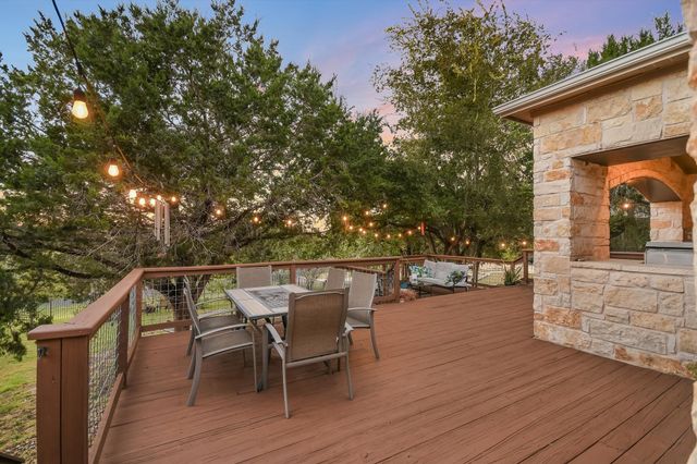300 Wesley Ridge DR, Spicewood, TX 78669