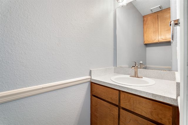 7044 Crosstimbers Lane, North Richland Hills, TX 76182