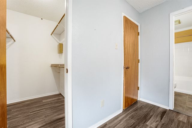 7044 Crosstimbers Lane, North Richland Hills, TX 76182