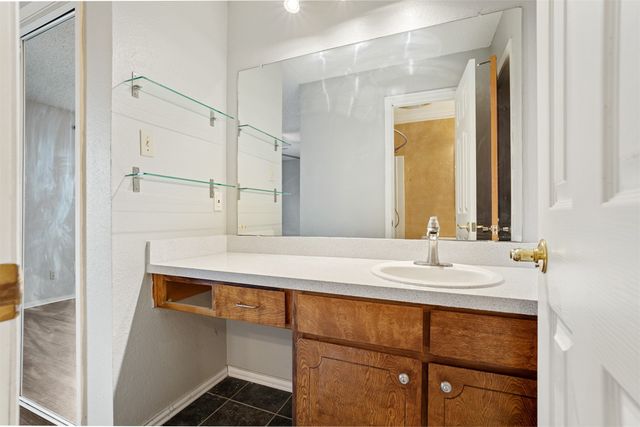 7044 Crosstimbers Lane, North Richland Hills, TX 76182