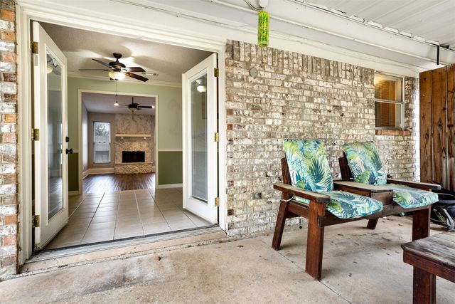 7044 Crosstimbers Lane, North Richland Hills, TX 76182