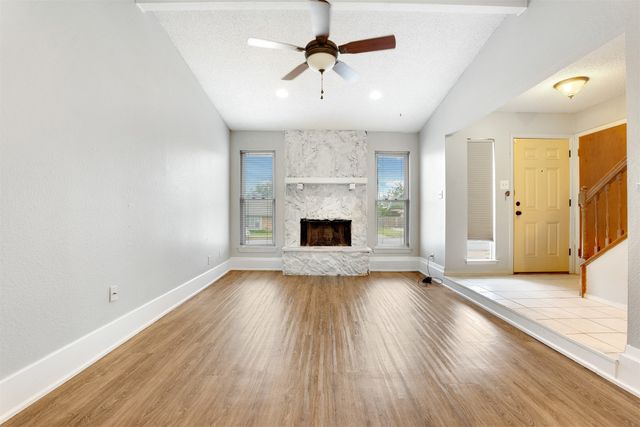 7044 Crosstimbers Lane, North Richland Hills, TX 76182