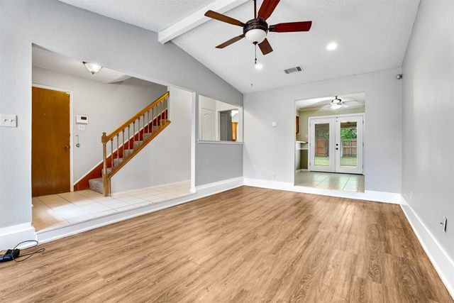7044 Crosstimbers Lane, North Richland Hills, TX 76182