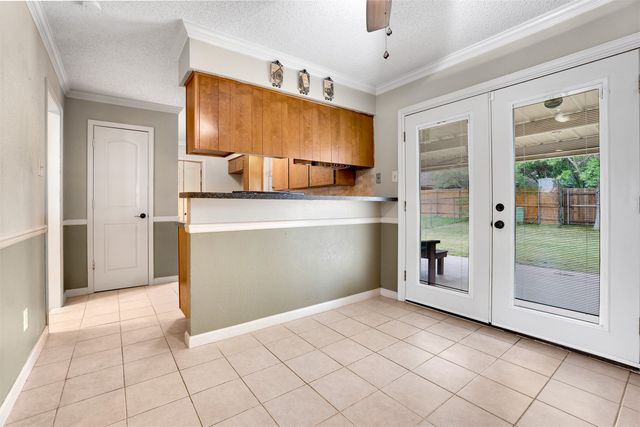 7044 Crosstimbers Lane, North Richland Hills, TX 76182
