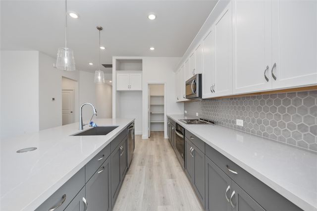 1707 Sterling Water Drive, Missouri City, TX 77459