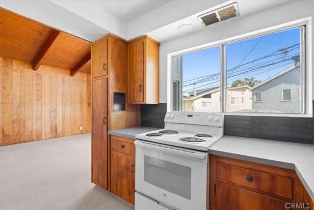 5829 E 2nd, Long Beach, CA 90803