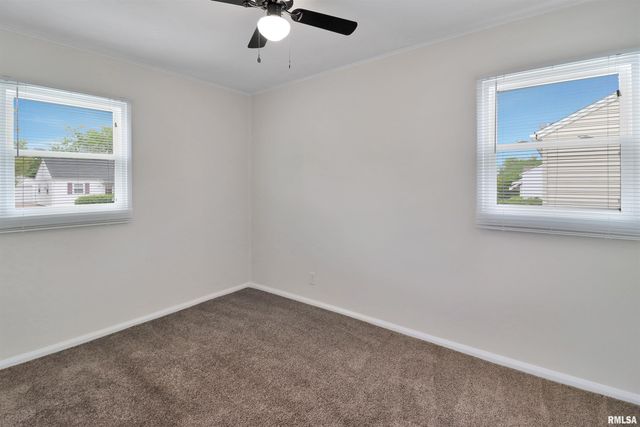 725 W PURTSCHER Drive, Peoria, IL 61614