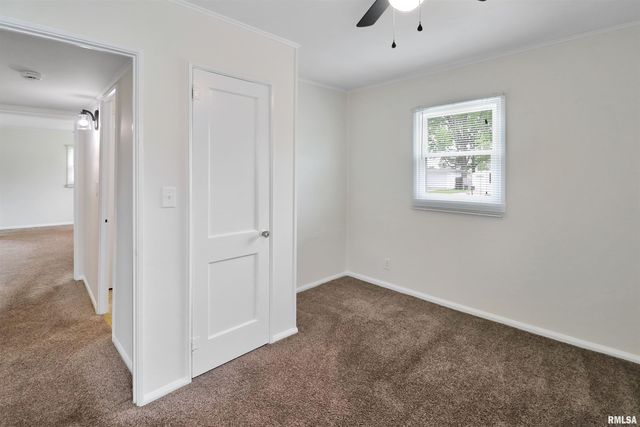 725 W PURTSCHER Drive, Peoria, IL 61614