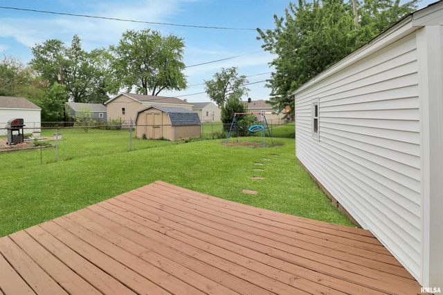 725 W PURTSCHER Drive, Peoria, IL 61614