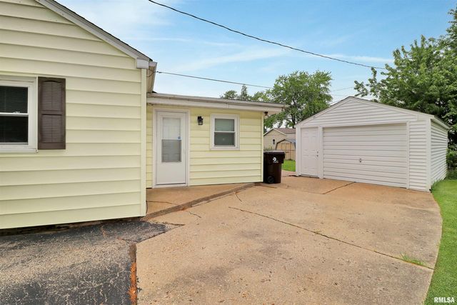725 W PURTSCHER Drive, Peoria, IL 61614