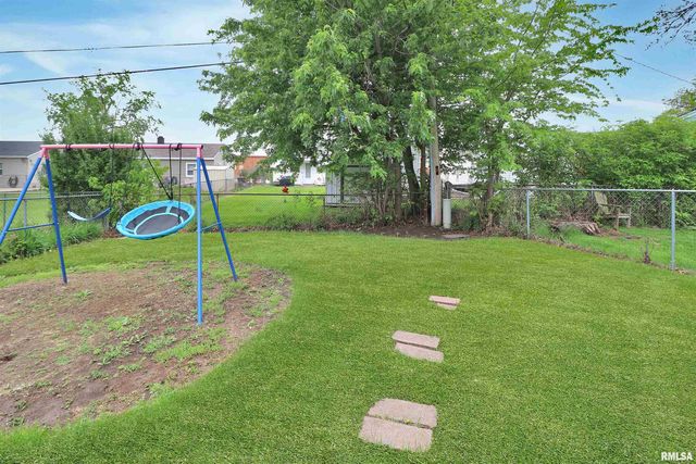 725 W PURTSCHER Drive, Peoria, IL 61614