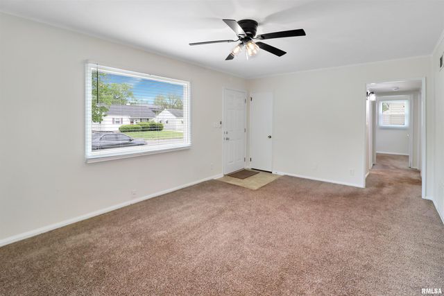 725 W PURTSCHER Drive, Peoria, IL 61614