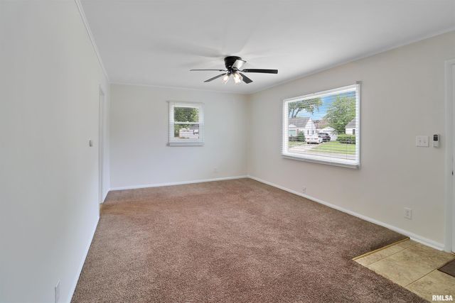 725 W PURTSCHER Drive, Peoria, IL 61614