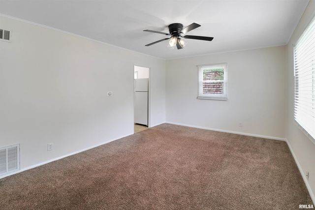 725 W PURTSCHER Drive, Peoria, IL 61614
