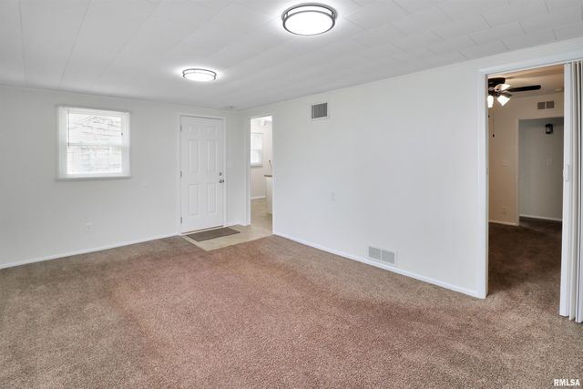 725 W PURTSCHER Drive, Peoria, IL 61614