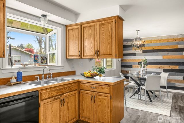 5200 110th Place NE, Marysville, WA 98271