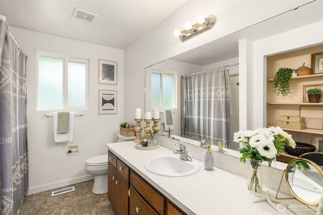 5200 110th Place NE, Marysville, WA 98271