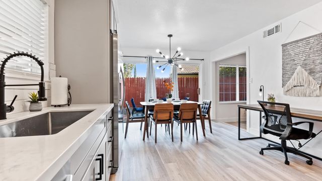 6400 Coyle Ave, Carmichael, CA 95608