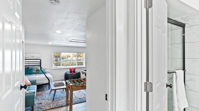 6400 Coyle Ave, Carmichael, CA 95608