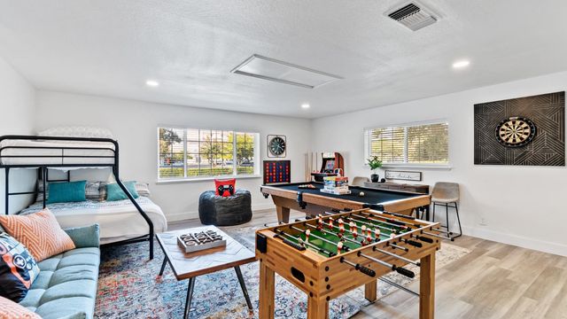 6400 Coyle Ave, Carmichael, CA 95608