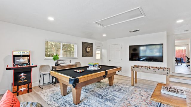 6400 Coyle Ave, Carmichael, CA 95608