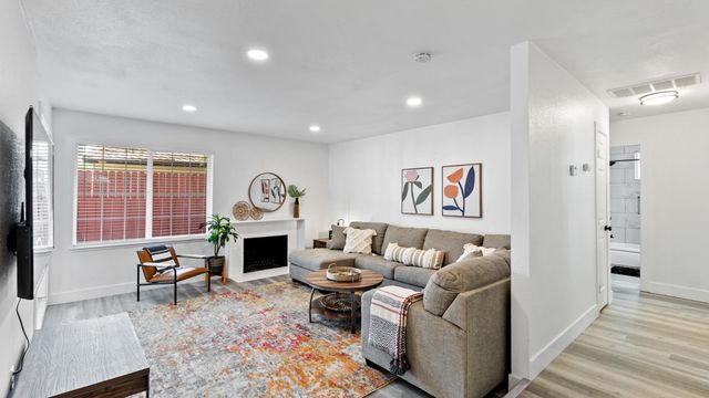 6400 Coyle Ave, Carmichael, CA 95608