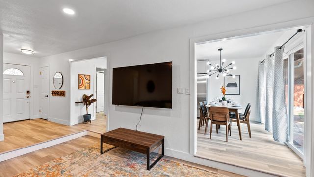 6400 Coyle Ave, Carmichael, CA 95608