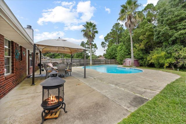 7006 Brighton Oaks Blvd Boulevard, Navarre, FL 32566