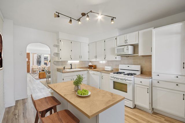 2511 Davisson Street, River Grove, IL 60171