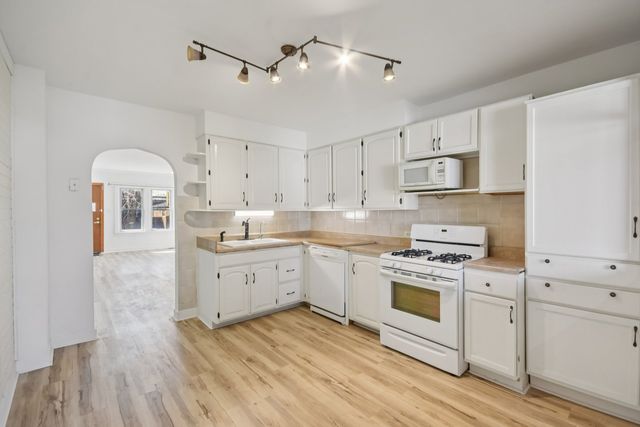 2511 Davisson Street, River Grove, IL 60171