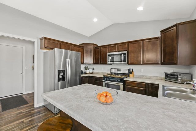 100 E Gailen LANE, Milton, WI 53563