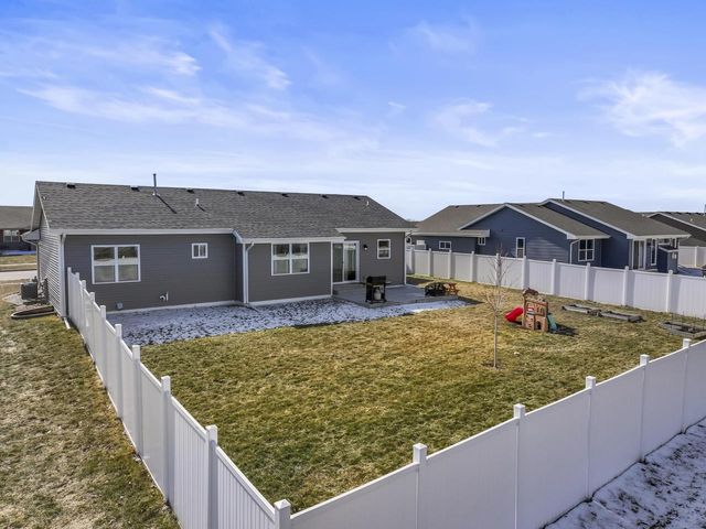 100 E Gailen LANE, Milton, WI 53563