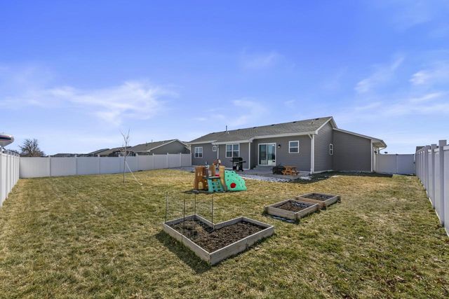 100 E Gailen LANE, Milton, WI 53563