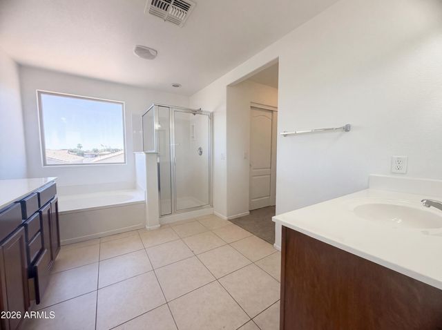 1043 E DANIELLA Drive, San Tan Valley, AZ 85140