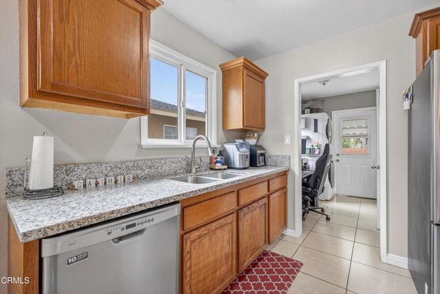 431 W Cornell Drive, Rialto, CA 92376