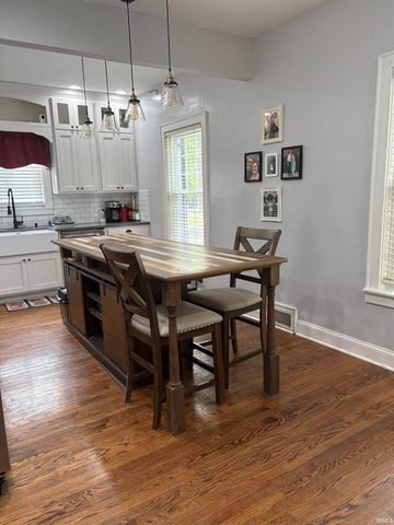 1019 Ravenswood Drive, Evansville, IN 47714