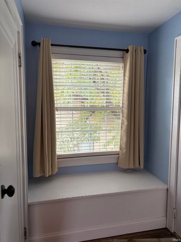 1019 Ravenswood Drive, Evansville, IN 47714