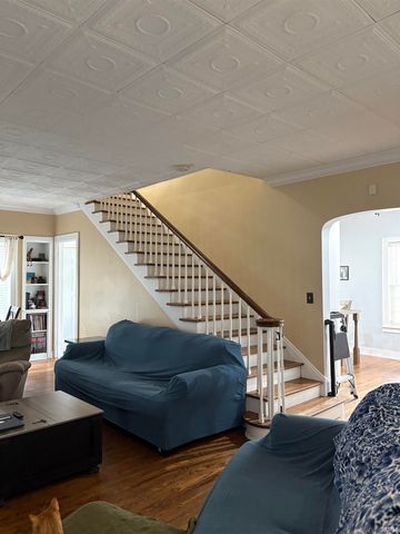 1019 Ravenswood Drive, Evansville, IN 47714