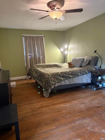 1019 Ravenswood Drive, Evansville, IN 47714