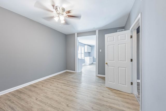 8428 S Escanaba Avenue, Chicago, IL 60617